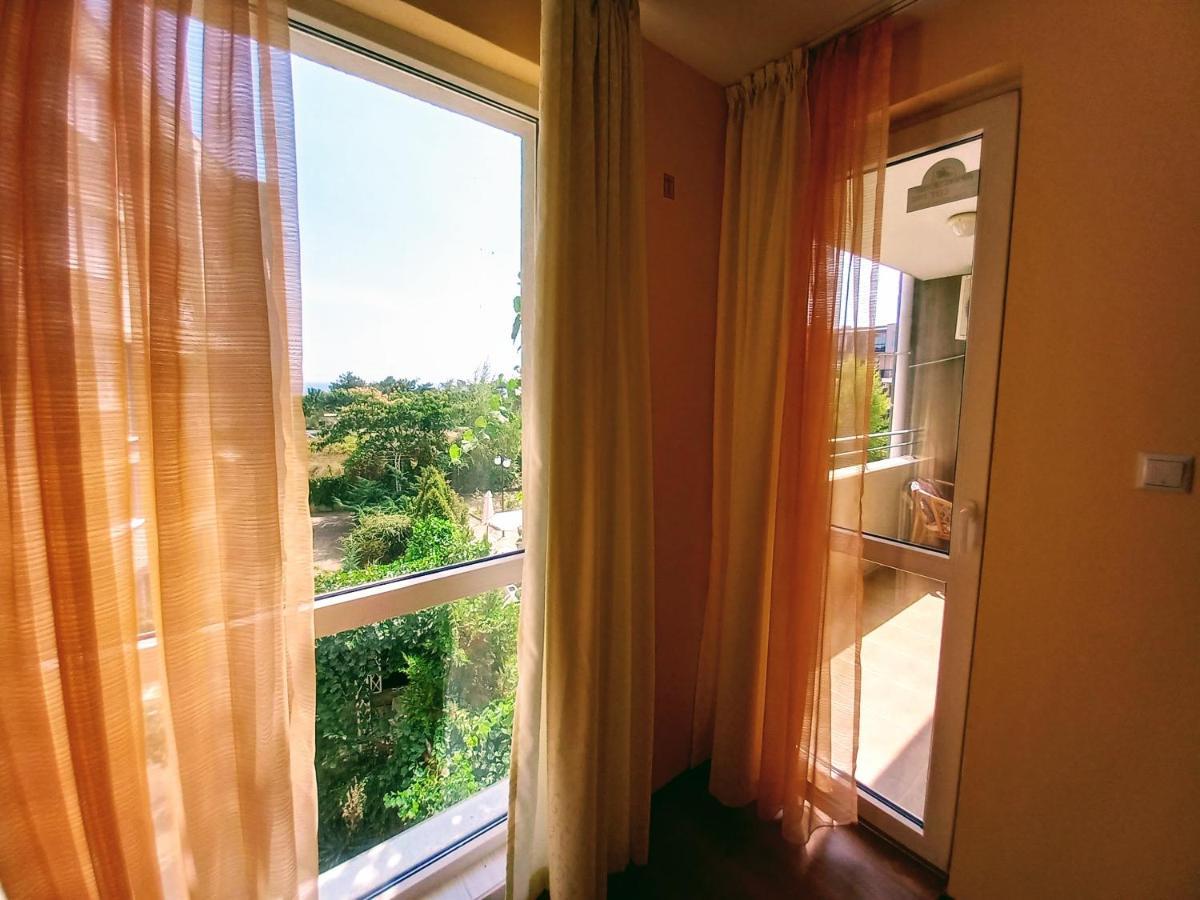 Seaview Apartment Butterfly Slântsjev Brjag Eksteriør bilde